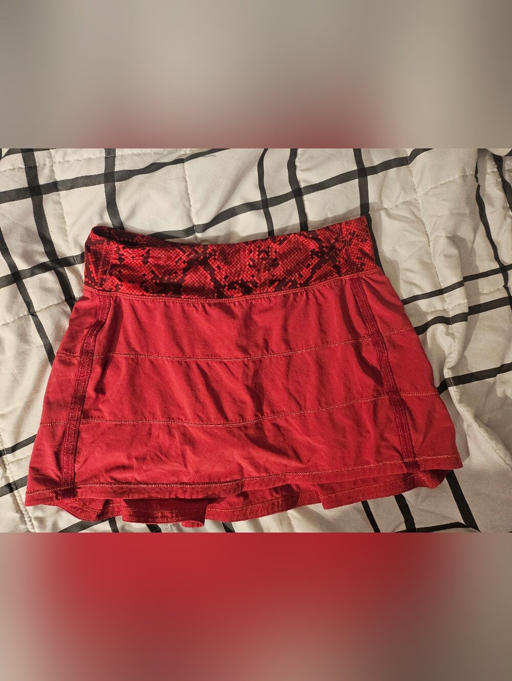 Lululemon Pace Rival Skirt Size 4 Cranberry 4-Way‎ Stretch Mini Ziggy Snake